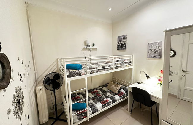 Rooms Gran Via - Photo 17