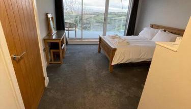 Dog friendly, Roof top hot tub, Panoramic views. - Foto 3, wardrobe