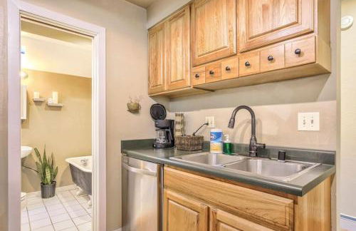 Chic chalet w/ hot tub, ping-pong, arcade bball - Foto 11