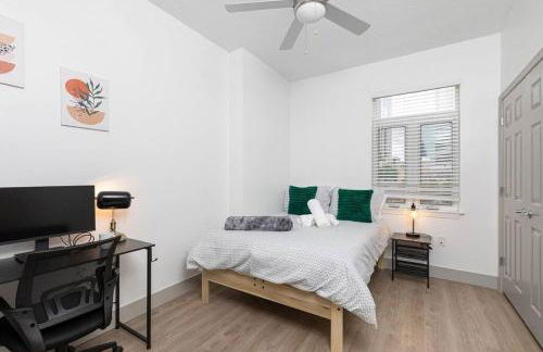 The Tar Heel - Stylish 4BR with City Views - Free Parking - Gym - Foto 3