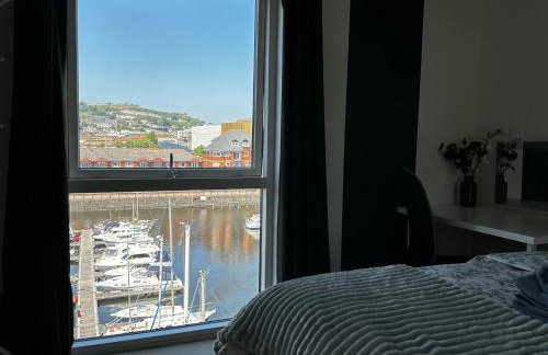 Seaside APT with Harbour View - Foto 18