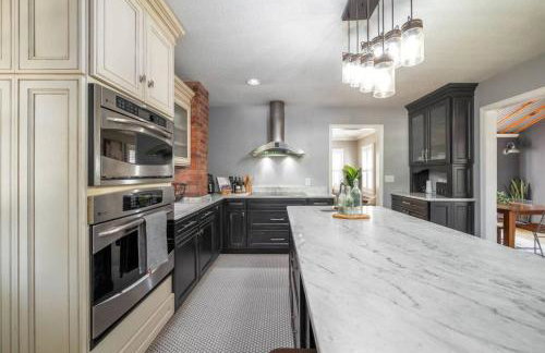 Massive 3 bedroom with large backyard - Foto 19