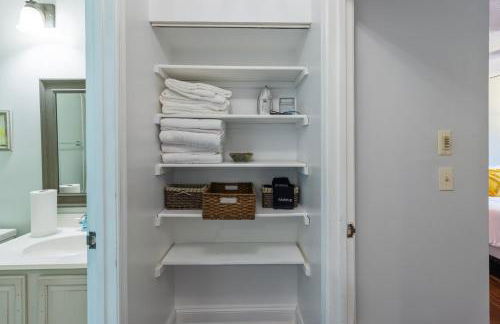 Pet-Friendly Beach Getaway, Relax by the Bay! - Foto 52