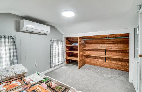 Auburn Finger Lakes Farmhouse with Open Views! - Foto 22