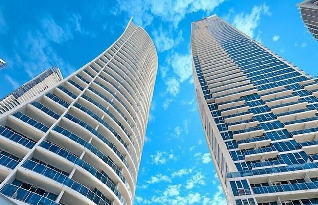 Pool and Ocean Views at the H-Residences - Foto 29