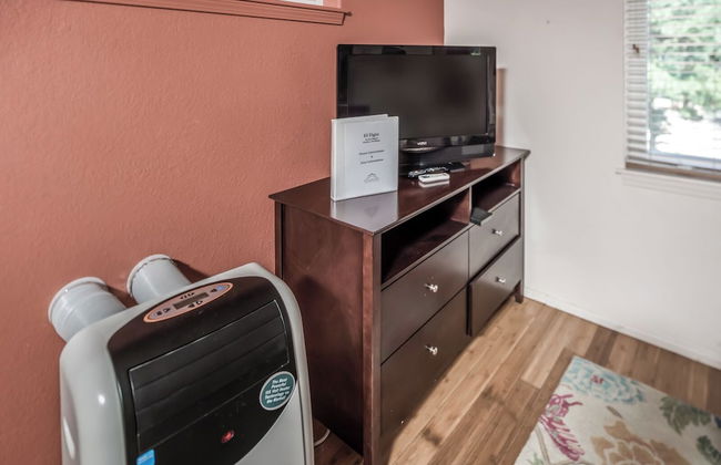 El Tigre by Ruidoso Vacation Rentals - Photo 9