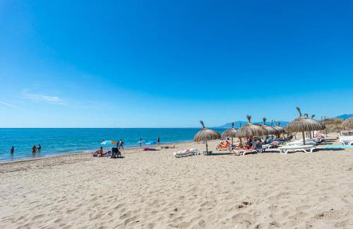 Sun & Sand Beach Apartment - Photo 28