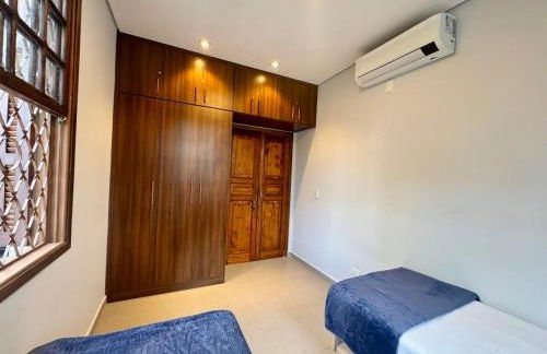 Rustic House with Large Garage - Close to the Beach - Foto 36