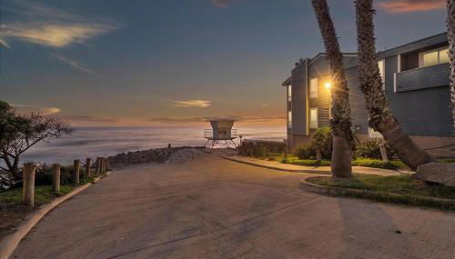 Ultimate Oceanside Retreat | Tower 9 Across from the Beach - Foto 3