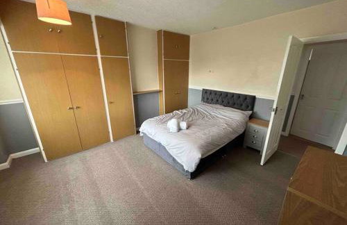 Lovely house & driveway parking - Foto 13