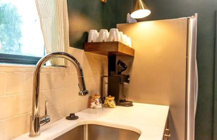 Newly Renovated, Cozy Mid-Lake Cabin Sleeps 10 - Foto 12