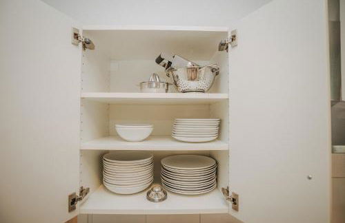 JOBOSTAYS - LINDEN Family Apartment Oldenburg - sehr geräumig 110m2 - Terrasse mit Gartenblick - voll ausgestattete Küche - 2 Bäder - Babybett - 10 Min zu Fuß zum Bahnhof - kostenloses WLAN - Parkplatz - kontaktfreier Check-In - Photo 47