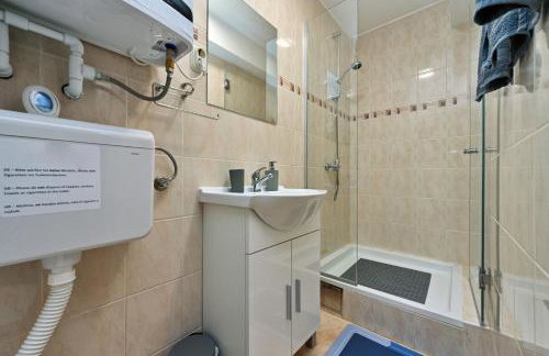 AquaHaven With Private Pool And Wellness - Happy Rentals - Foto 28