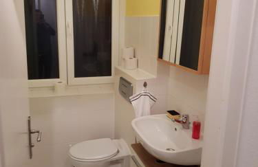 2 x Apartments bei Augsburger Platz 1x Nr 5 - Studio Apartment mit Balkon und Parkplatz und 1 x Nr5-B - 2 ZW ohne Balkon und Parkplatz - Foto 42