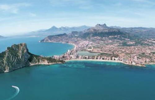 Villa totalmente independiente con piscina comunitaria - Foto 42