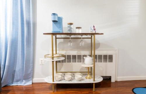 Bright 3bed basement with backyard & free parking - Foto 8