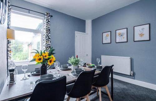 NEW! Spacious 3-Bed Home in Newcastle-under-Lyme by 53 Degrees Property, Ideal for Business, FREE Parking! - Foto 10