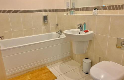 Risinghurst, Oxford, an ENTIRE 2beds, 2bathrooms, free Wi-Fi, Free Parking - Foto 16