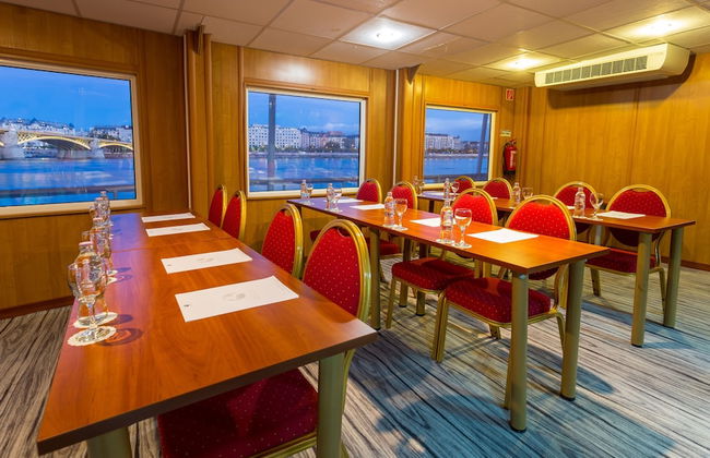 Grand Jules Boat Hotel Budapest - Photo 36