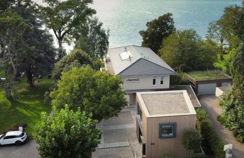 LAKESIDE LODGE - Photo 2