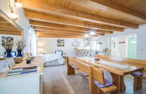 Villa Sandi, mediterranean Villa with pool and jacuzzi - Foto 6