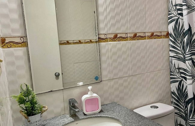 House w 3 Bedrooms And 3 Baths - Free Parking - Photo 15