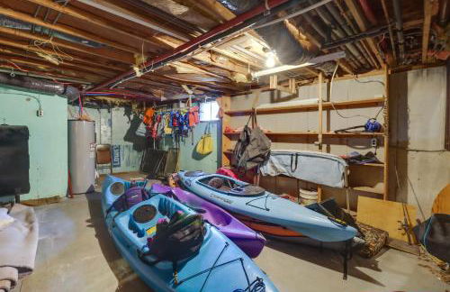 Near Skiing Lakefront Gem with Kayaks in Long Pond - Foto 34