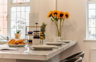 3 Bed Spacious Stylish House, Southampton - Off Road Parking & Private Garden - Sleeps 7, Close to City Centre - by Blue Puffin Stays - Photo 13