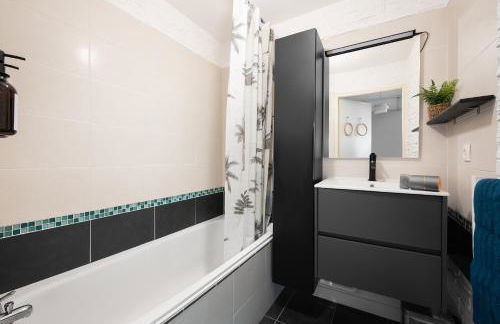 T2 Havre de paix avec Bureau & Wifi - Parking privé - Piscine & Salle sport communs - Foto 9