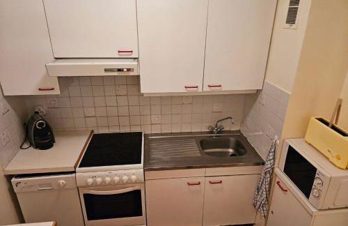 Sunny balcony steps from the slopes - Foto 7