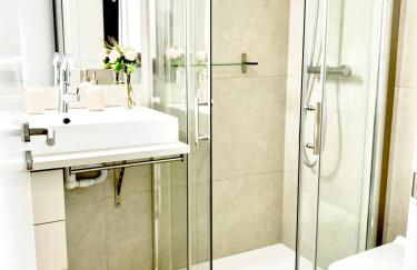 Hotel Apartment with 2-en suite Bedrooms - Foto 9