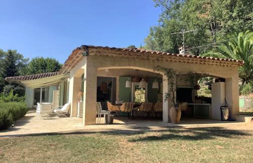 Villa Jean-Pierre. Infinity pool and view in Tourrettes-sur-Loup - Foto 10
