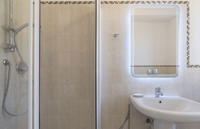 1 bedroom Apartment in San Bartolomeo al Mare with terrace - Photo 17