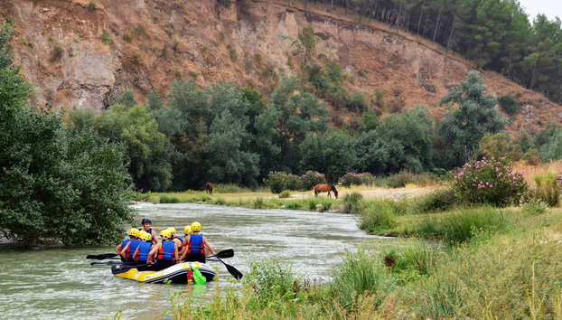 Rafting en el río Genil - Foto 4, Remando por el río Genil