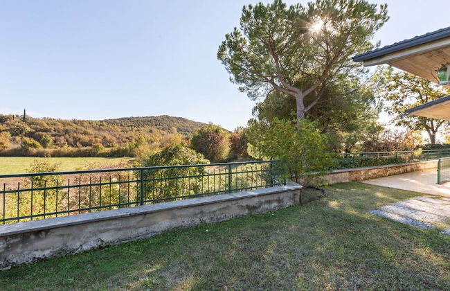 Villa in Torri del Benaco With Private Pool - Photo 30