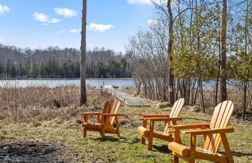 Lakefront Retreat, Mins to Dtown, Firepit, Hot Tub, Pet friendly! - Foto 76