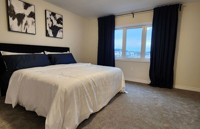 Exclusive Home in Niagara Falls - Photo 4