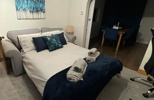 2-bedroom house in Cheltenham town centre - Photo 31