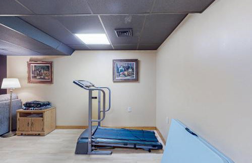 Up The Hill - Photo 24