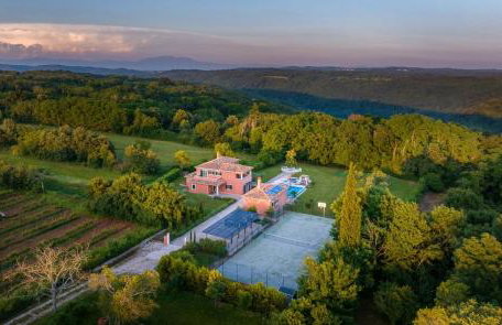 Villa Village by Villsy - with heated pool, spa, private tennis court, golf court, basketball court and playroom - Photo 3