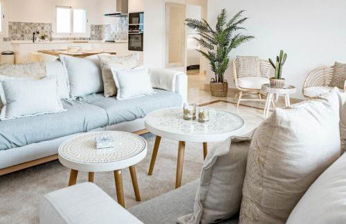 PA18- Stunning flat gym indoor and outdoor pool - Photo 1