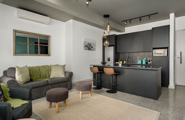 The Duke 905 - Photo 1