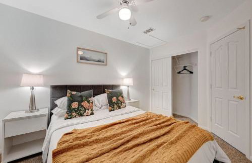 Gorgeous 6BR with Pool and Spa - Photo 39