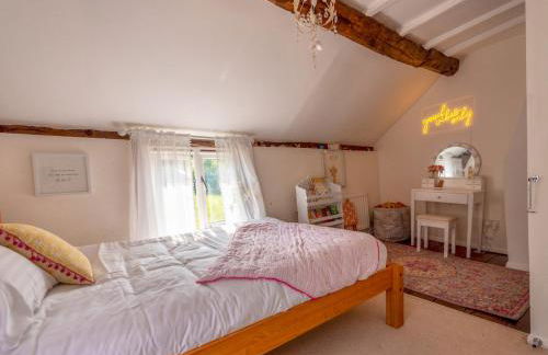 Charming 17th Cent Secluded Country Cottage Garden - Pass the Keys - Photo 21