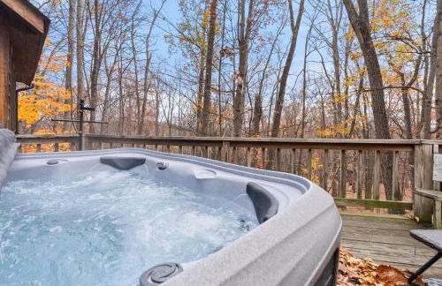 Huge Cabin w Hot Tub, Deck, Grill, Fire Pit, WiFi - Foto 2