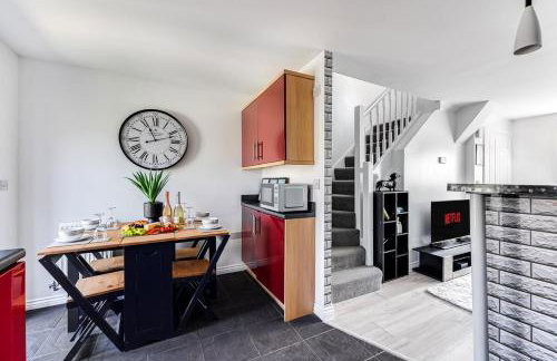 Stylish House with Driveway Parking, Self-Check-In, Fast WiFi and Smart TV by Yoko Property - Foto 19