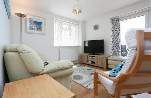 LATITUDE WEST by BOURNECOAST - An Impressive Holiday Apartment with FANTASTIC SEA VIEWS, a Balcony and Parking - FM6180 - Foto 7