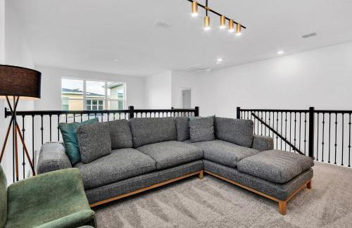 5BR Family Haven Near Disney with Private Pool - Foto 50