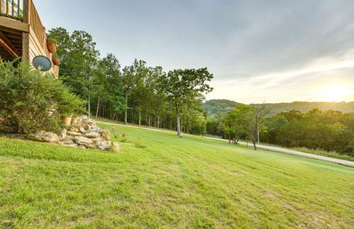 Hot Tub and Fire Pit! Lake-View Home in Blue Eye - Foto 28