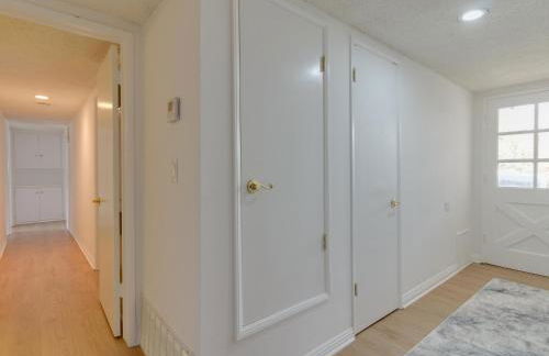 Charming 5 Bedroom Granada Hills House with Pool - Foto 26